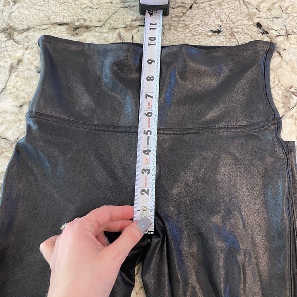 Spanx Faux Leather Leggings Size Medium‎ - Picture 8 of 8